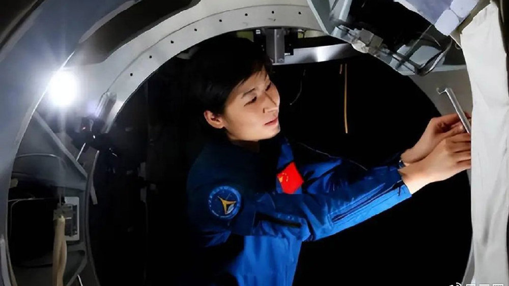 神舟十九号即将升空,3名航天员已就位,保密工作再升级!|神舟|航天员|保密_新浪新闻