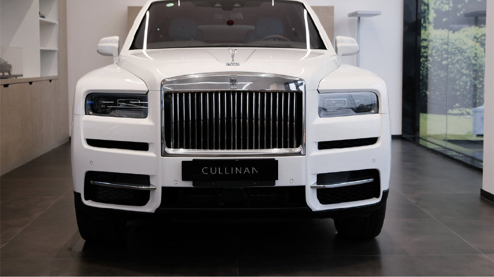 泰然自若之态驭历万境|劳斯莱斯库里南贵阳实拍