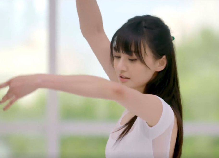 郑爽节目跳芭蕾舞,看清她跳舞时的全身照后,是否作假一望而知