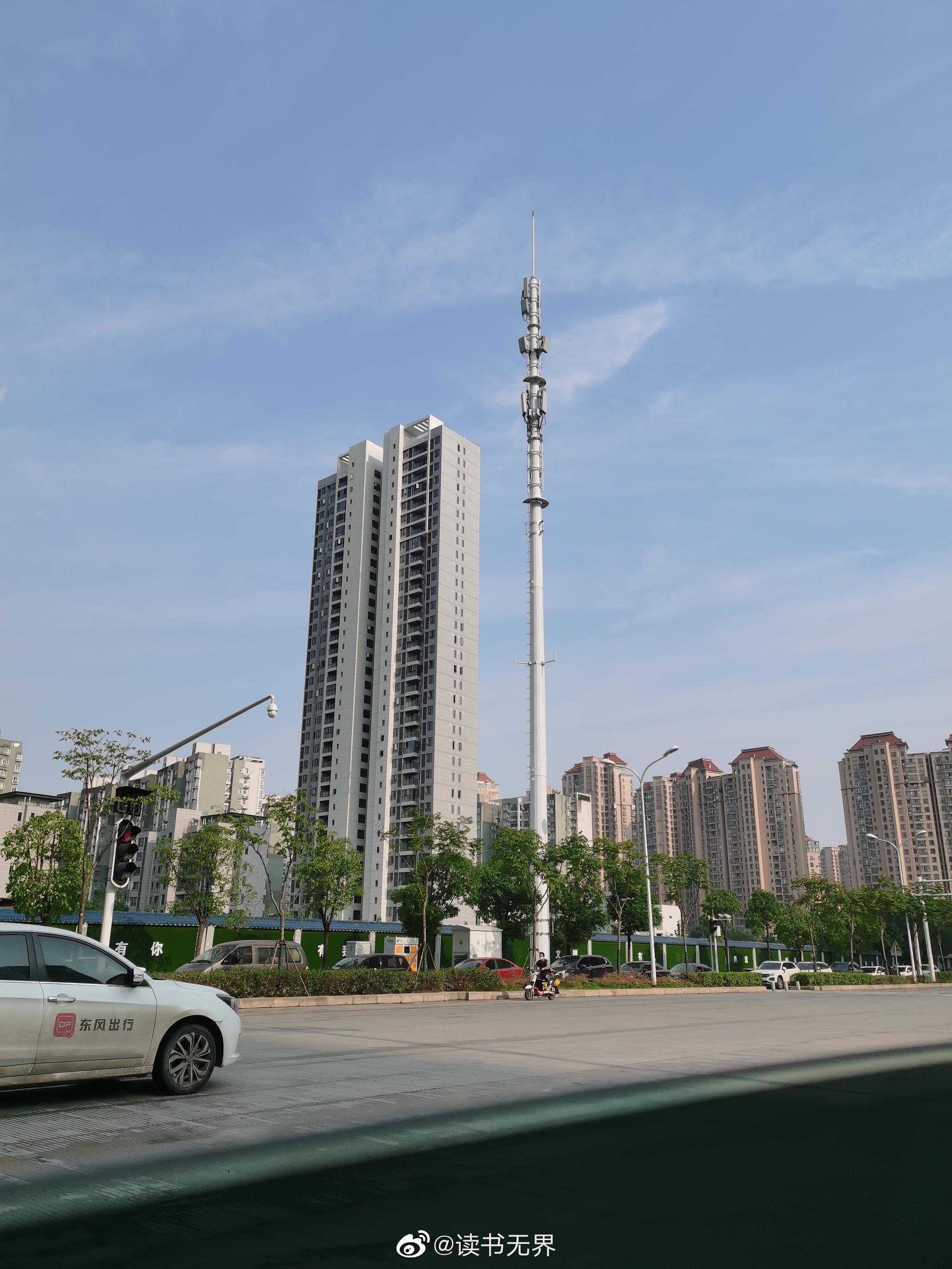 今天白天,我武汉还是很蓝的.