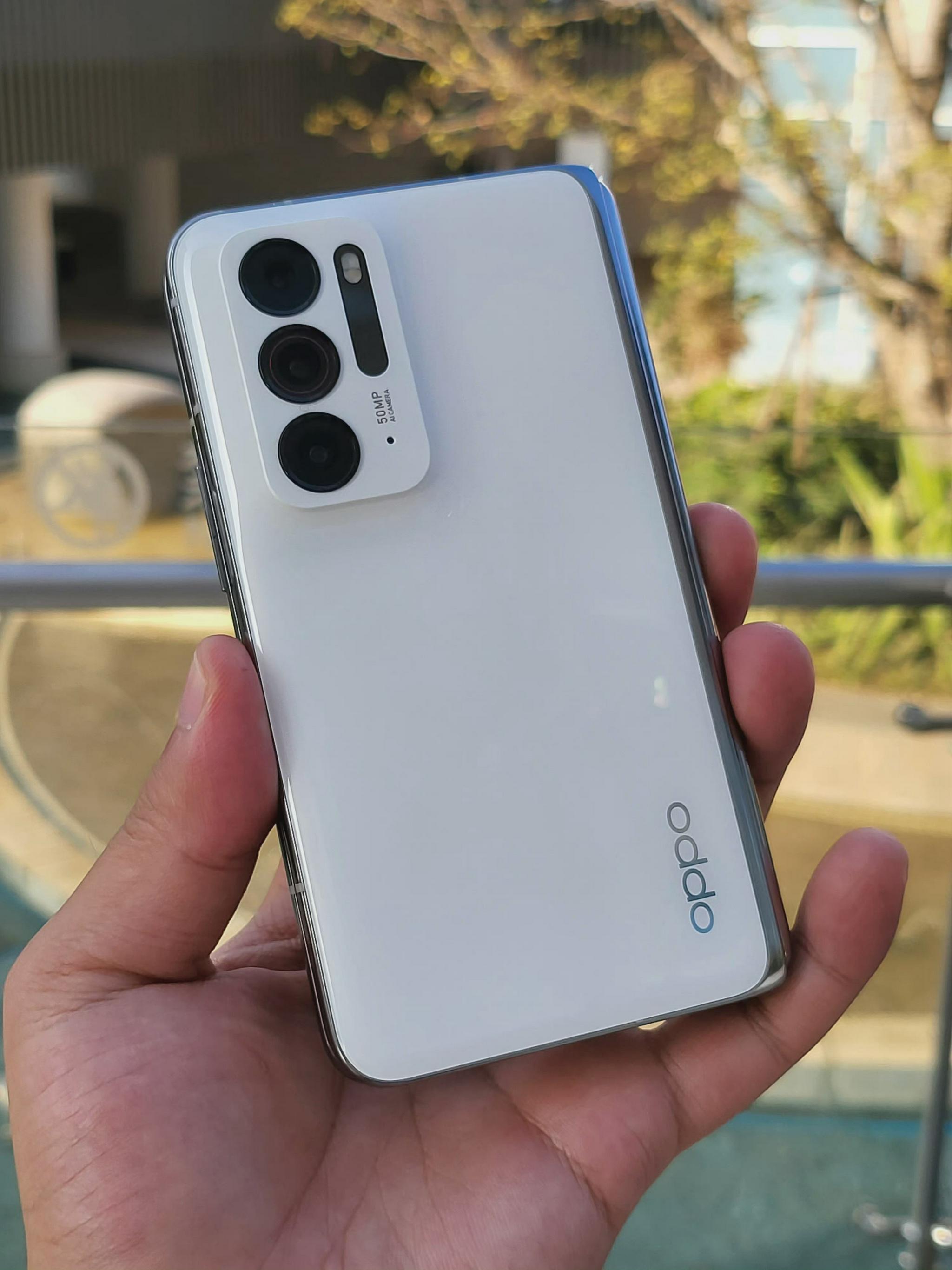 来聊一下oppofindn首先作为oppo的第一台折叠屏