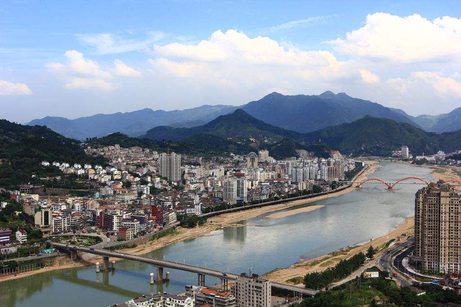 青田大量华侨回国受关注,这座低调的县城竞占据我国县域三个第一|青田_新浪新闻