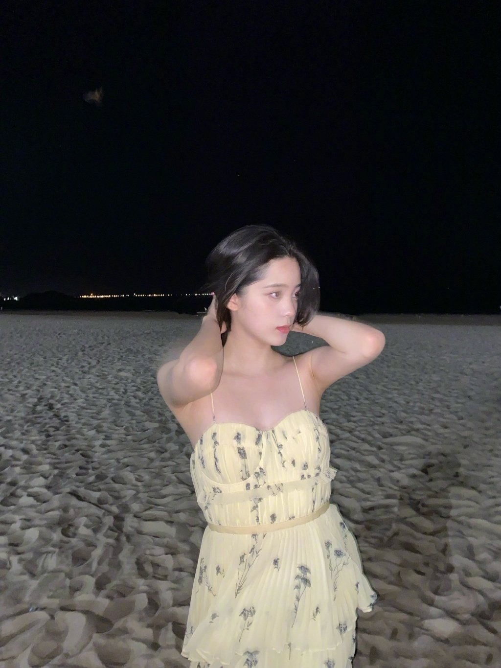 三小花晒美照,宋祖儿港风范十足,欧阳娜娜海边吹风,李兰迪毕业休闲区蓝鸢梦想 - Www.slyday.coM 三小花晒美照,宋祖儿港风范十足,欧阳娜娜海边吹风,李兰迪毕业休闲区蓝鸢梦想 - Www.slyday.coM