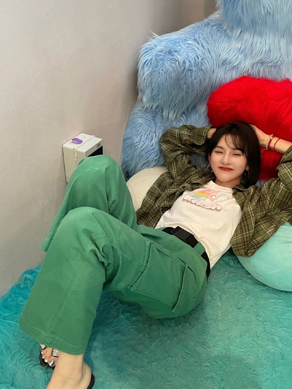 三小花晒美照,宋祖儿港风范十足,欧阳娜娜海边吹风,李兰迪毕业休闲区蓝鸢梦想 - Www.slyday.coM 三小花晒美照,宋祖儿港风范十足,欧阳娜娜海边吹风,李兰迪毕业休闲区蓝鸢梦想 - Www.slyday.coM