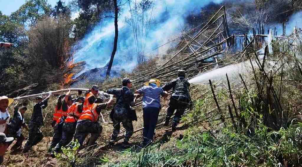 国庆档第一个定档的居然是它！这部平凡人做伟大事的电影注定要爆休闲区蓝鸢梦想 - Www.slyday.coM