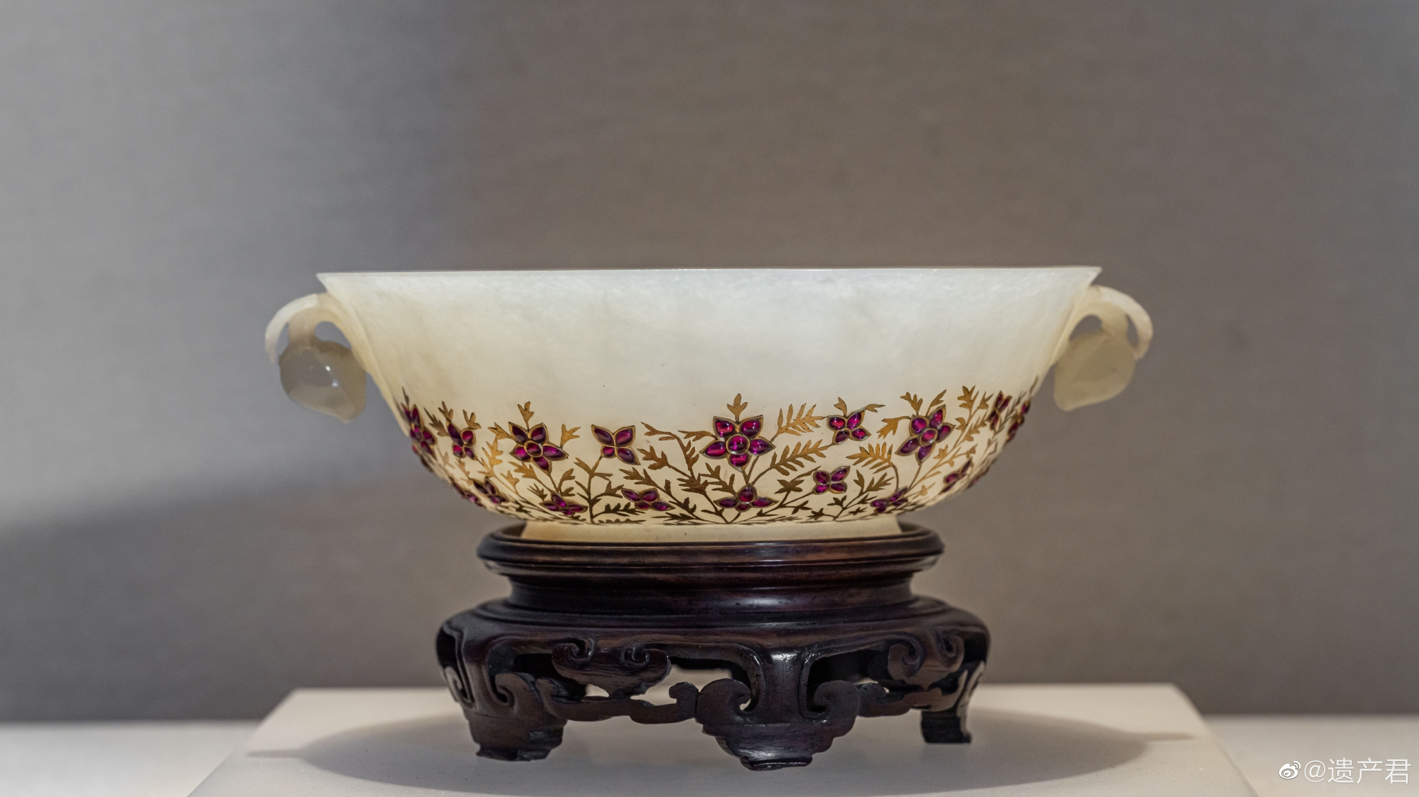 故宫博物院藏· 清乾隆白玉错金嵌宝石碗_高清图集_新浪网