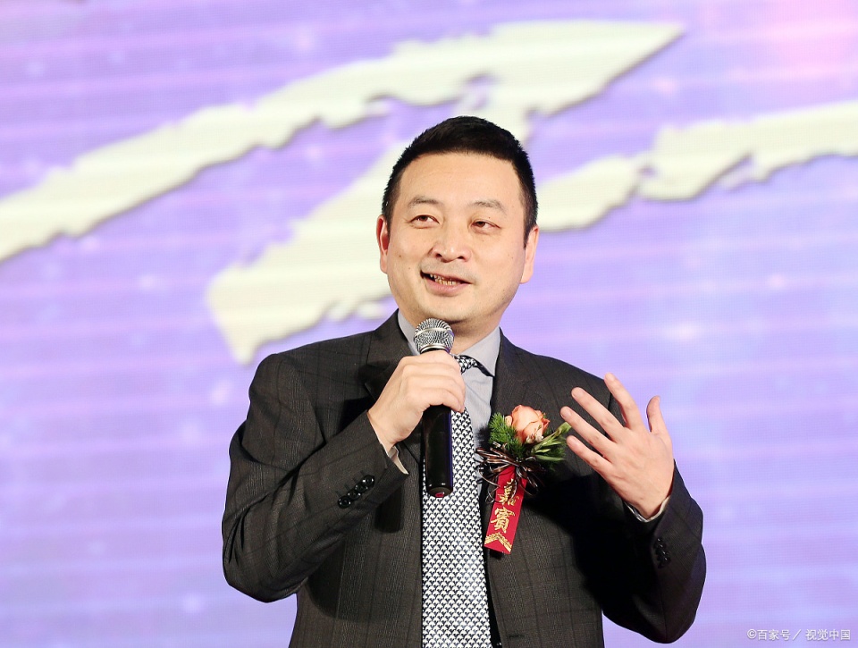 183亿现金在手,董事长不拿工资高管自愿减薪,携程到底怎么了?