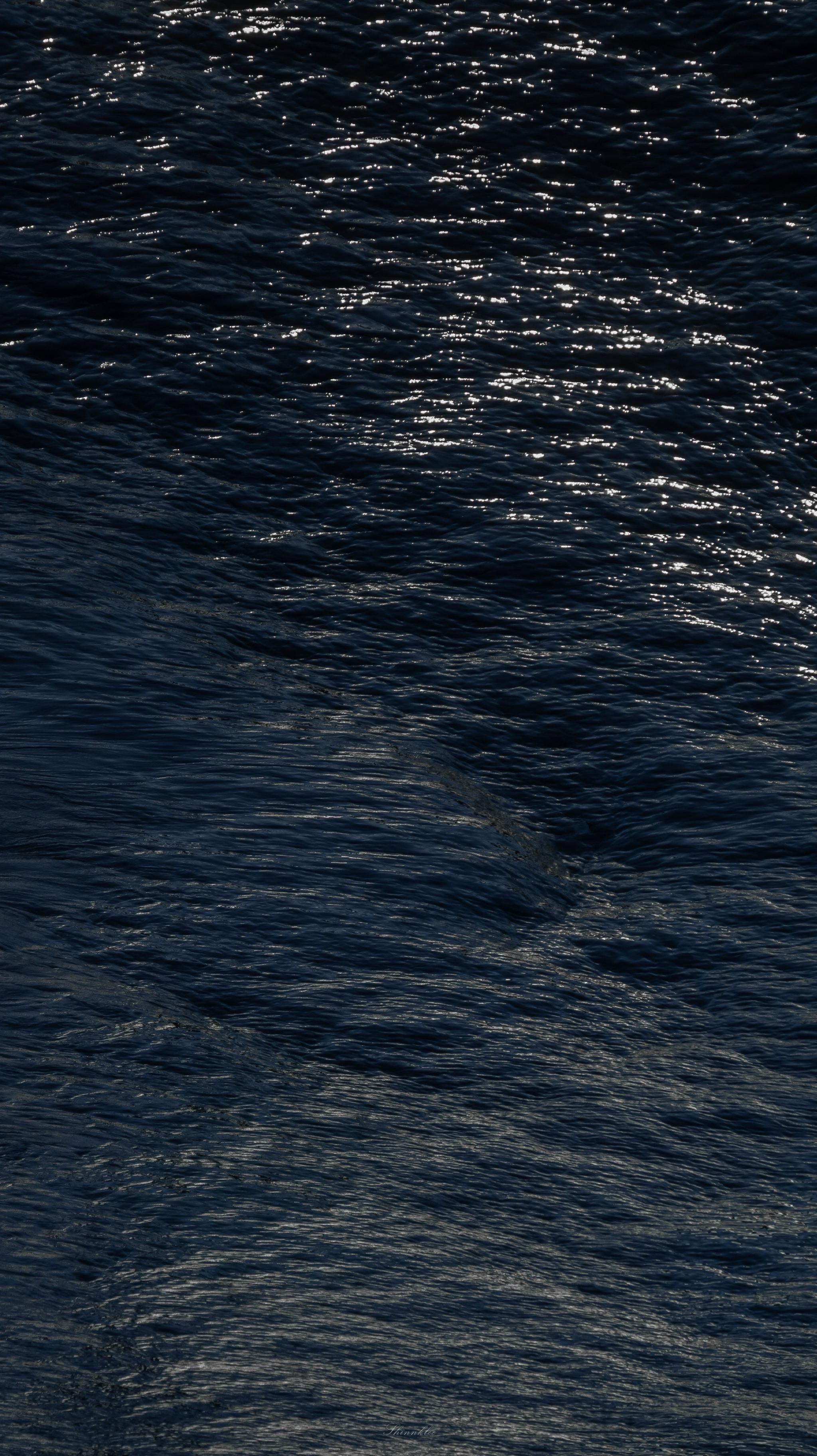 大海深处蕴藏着蓝色的孤独__财经头条