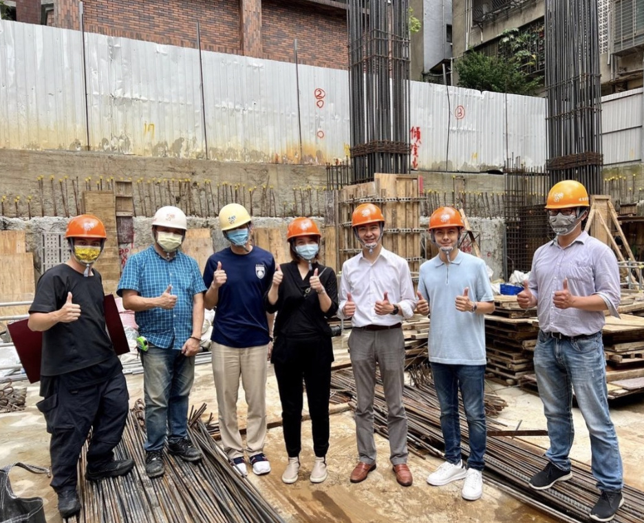 林志颖罕见晒和弟弟合影,两人现身工地视察,梦回仲天骐搬砖剧情休闲区蓝鸢梦想 - Www.slyday.coM 林志颖罕见晒和弟弟合影,两人现身工地视察,梦回仲天骐搬砖剧情休闲区蓝鸢梦想 - Www.slyday.coM