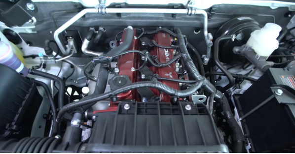 风骏5汽油国六版采用航天三菱4k22d4m汽油发动机,满足国六b排放标准