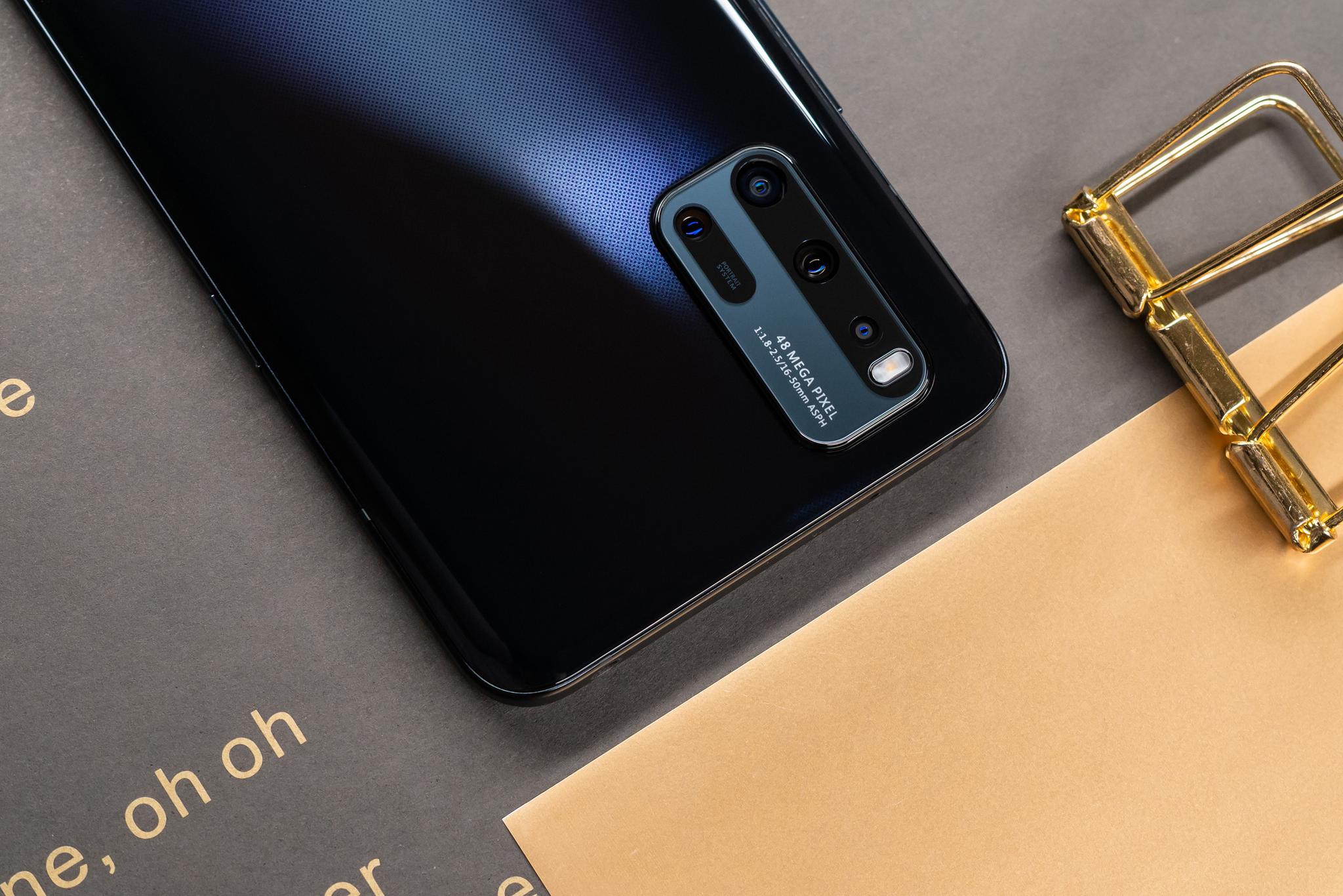 手机行业大改变!时尚外观却不能忽视!我们从iQOO 3手机来看看