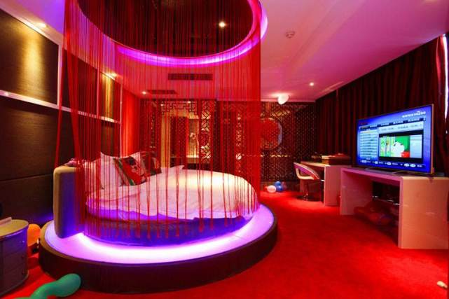 年轻人喜爱的情侣酒店,为何大多是"圆床"?其实这里面都有套路