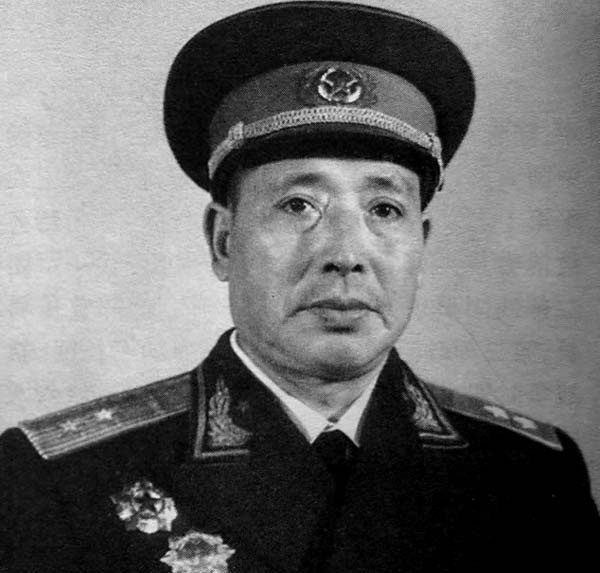 朱老总问他想不想当兵,他为了表示决心,把家里的房子烧了