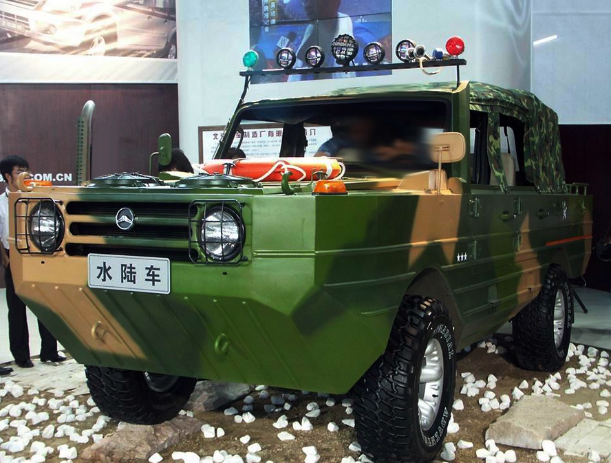 北汽打造的212水陆两栖车