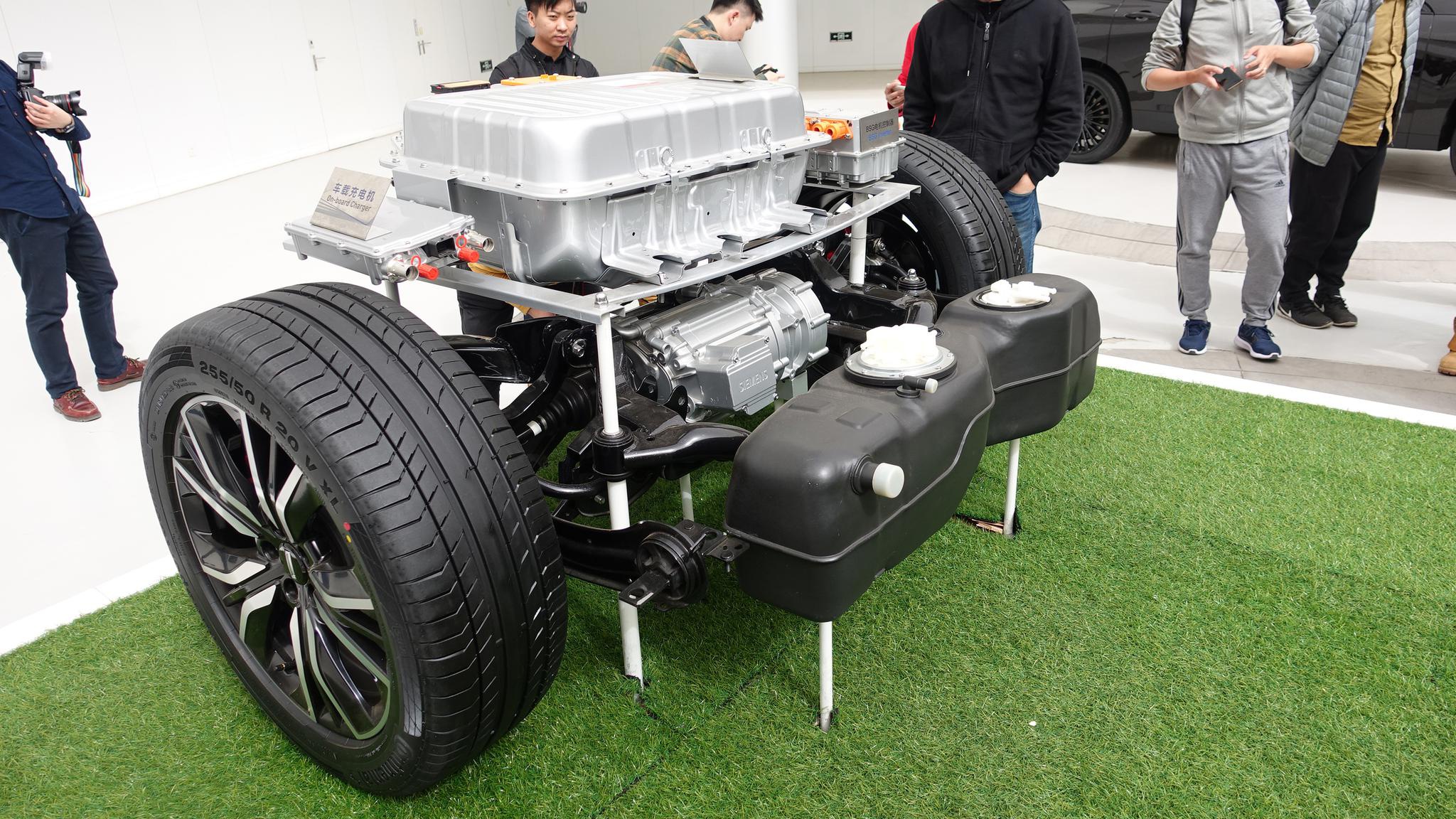 电动车为什么不用变速箱？（硬核警告）