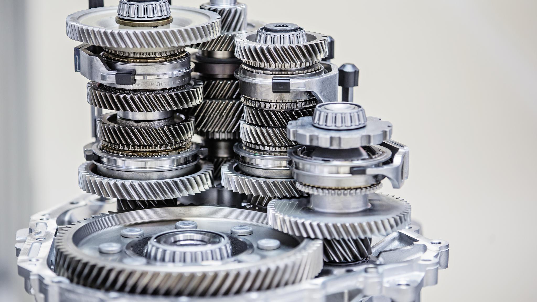 电动车为什么不用变速箱？（硬核警告）