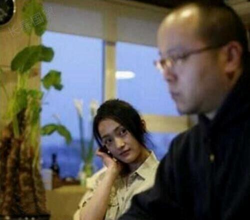 窦唯,周迅旧照曝光:周迅一脸崇拜地看着窦唯,和王菲的审美太像