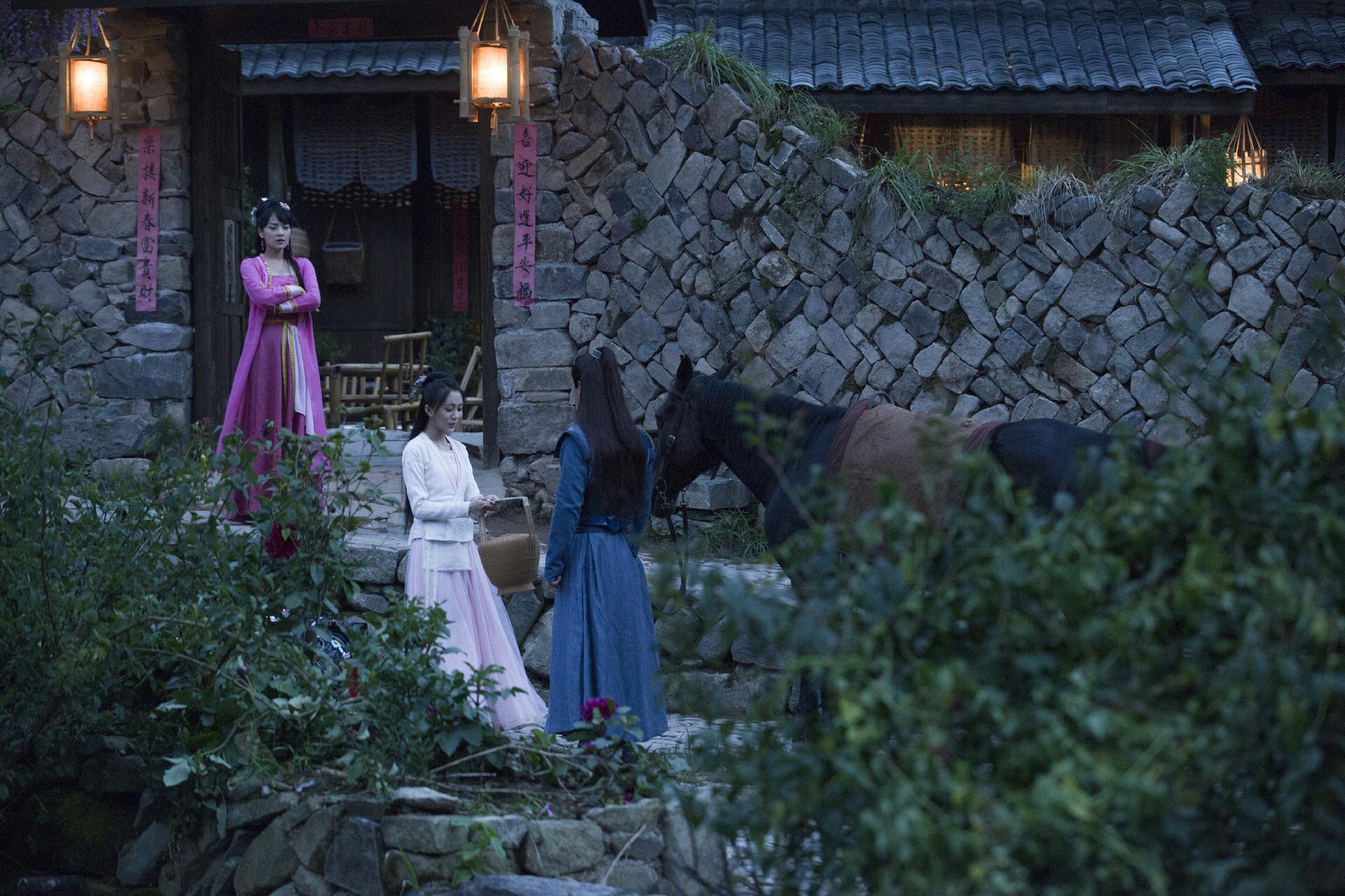 斯琴高丽《人间烟火花小厨》演女二 网友:娶妻当娶 "花二荞"