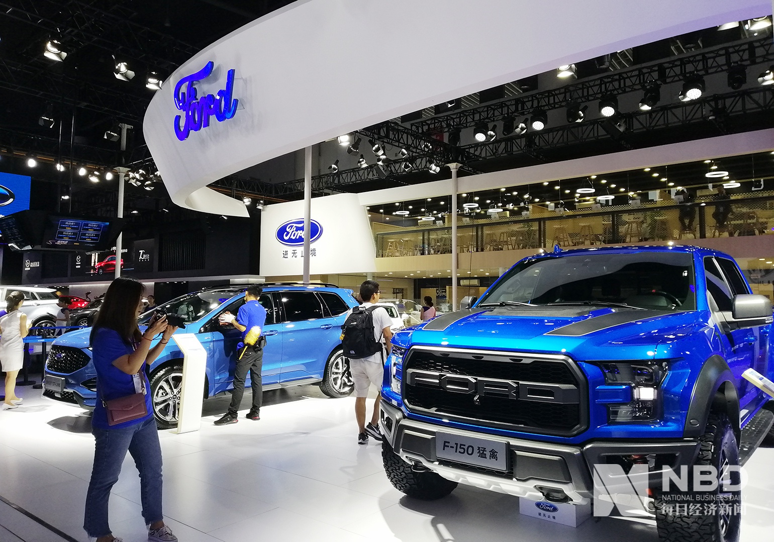 通用汽车16架包机由上海直飞芝加哥 运送的都是零部件