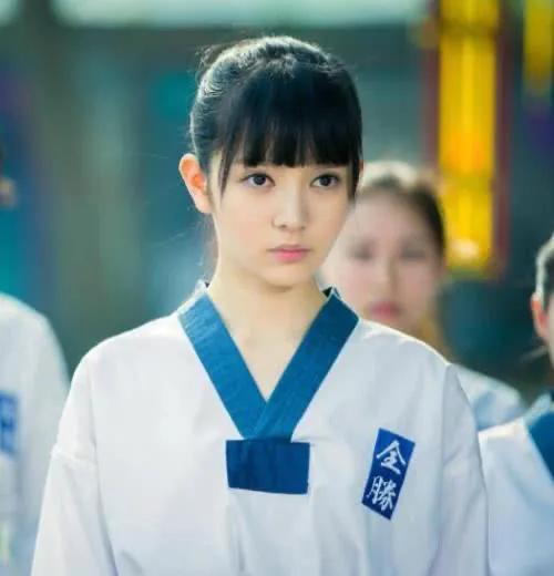 有种"整容"叫《旋风少女》曲光雅,当她掀起刘海那一刻,心动了