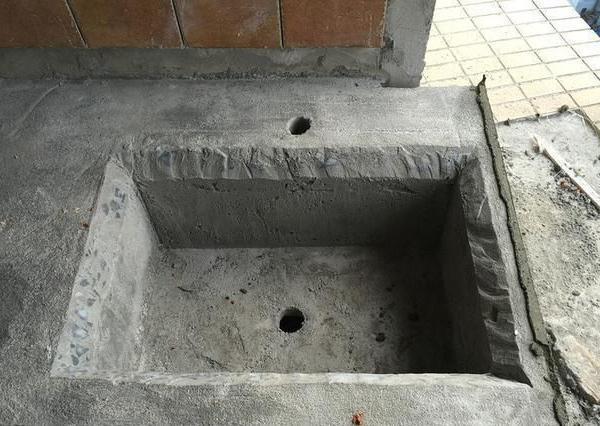 只花了500块就在阳台砖砌了一个洗衣池用了几天感觉太赞了