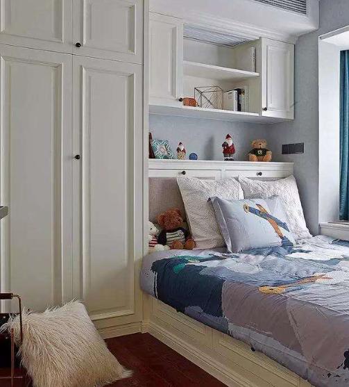 8平米的卧室,大床怎么摆?务必考虑到这3个问题,就会越睡越好