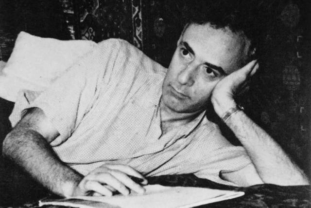 这神片被誉为真实版楚门的世界万人被关3年活在前苏联时代