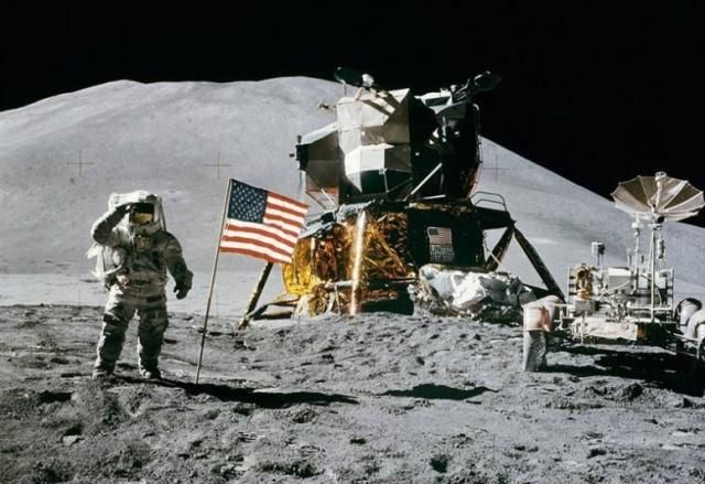 我們如果在月球睡一晚, 地球到底過去了多久? 科學家說出大實話