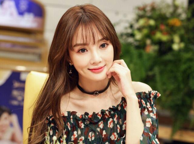 37岁的李小璐抖音画风像网红,心里燃烧着女团梦