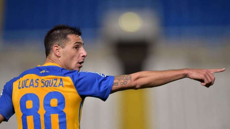 在最近一个半赛季中,卢卡斯-索萨都是希腊人竞技的主力球员