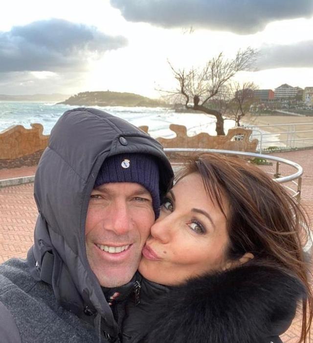 齐达内和老婆秀恩爱:玄学大师却是妻管严,来中国夫唱妇随