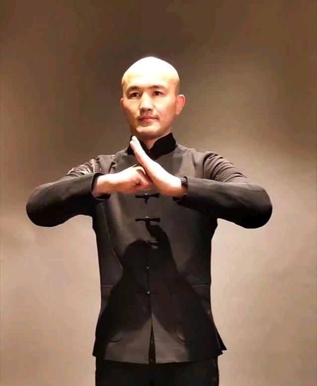 一龙李景亮都愿对决,ufc因炒作而理屈,如果不放人就说不过去了