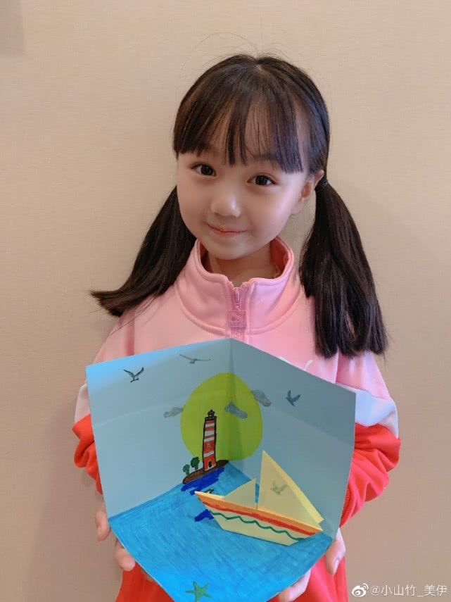 小山竹长发如瀑肤如凝脂,宅家做手工软萌又可爱