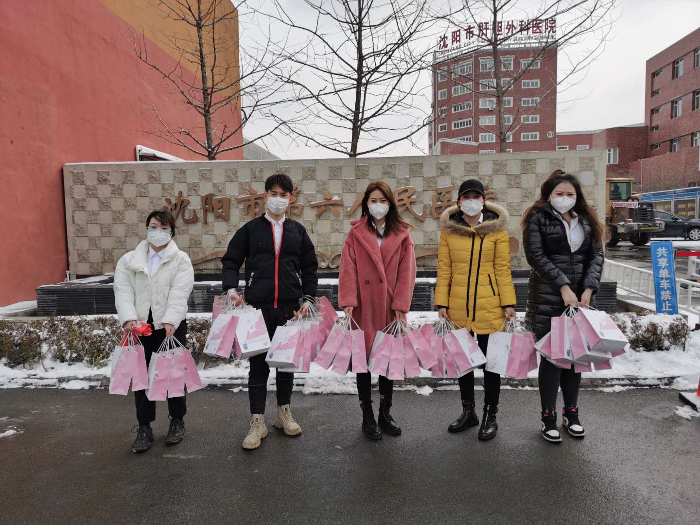 当沈阳著名网红奶茶"一杯钻石"创始人王宣澄,了解到很多年轻的医护