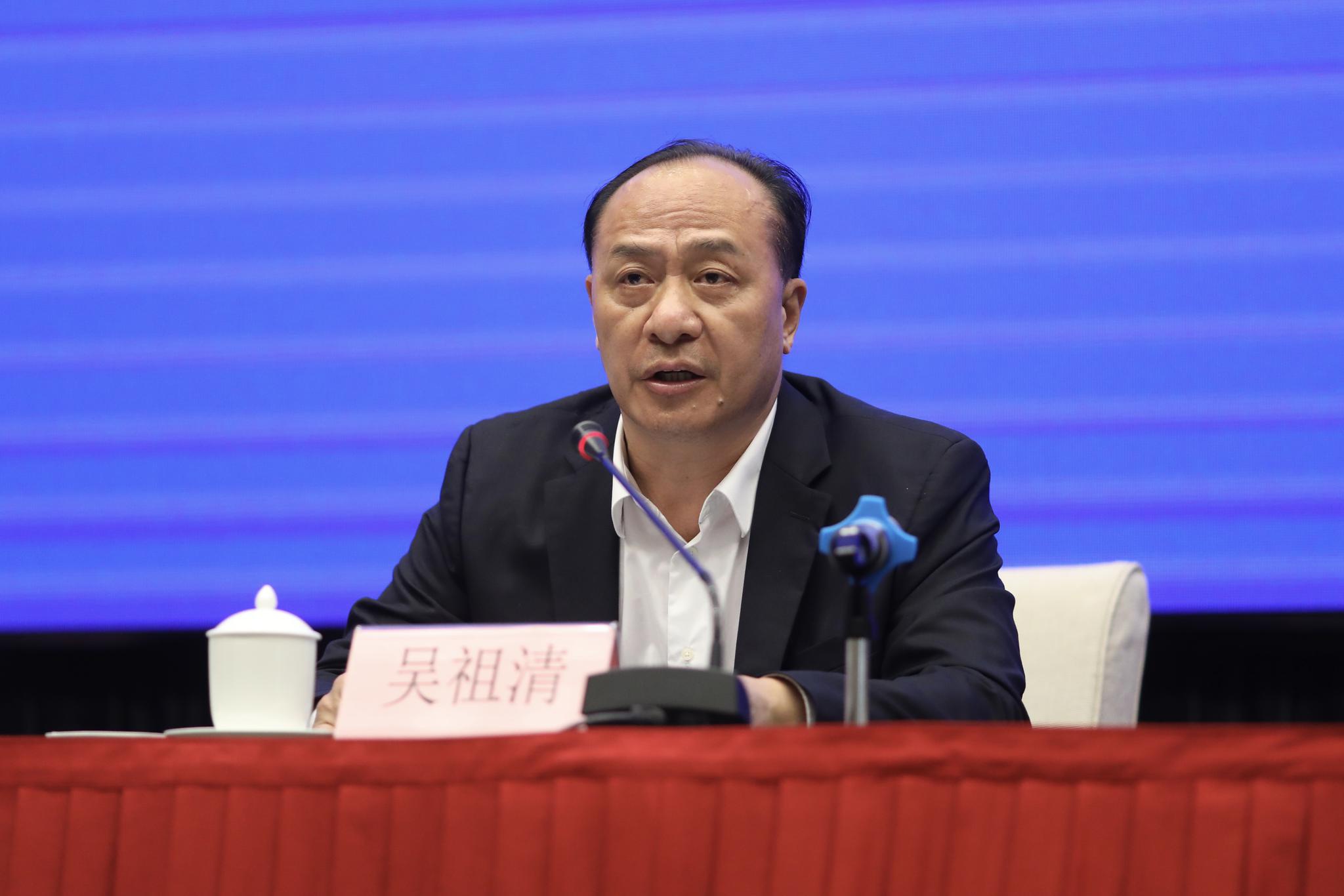 省文明办副主任吴祖清表示,广东目前有1200万注册志愿者,志愿团队10万