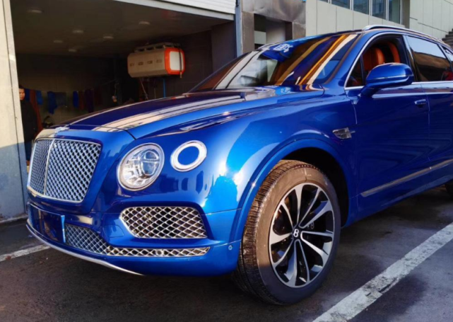 12缸宾利添越满油能跑几公里?上海车主称一脚油门5块早已回本