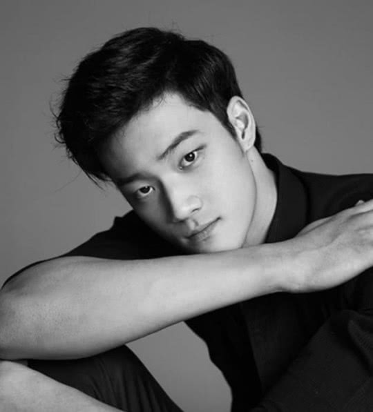 首席舞者李载宇