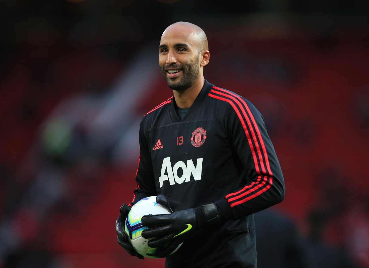 官方:曼联与37岁门将李-格兰特续约一年