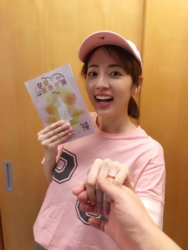 因孩子头太大差点卡住,苦战7小时才成功分娩|阿诺|分娩|苦战_新浪新闻