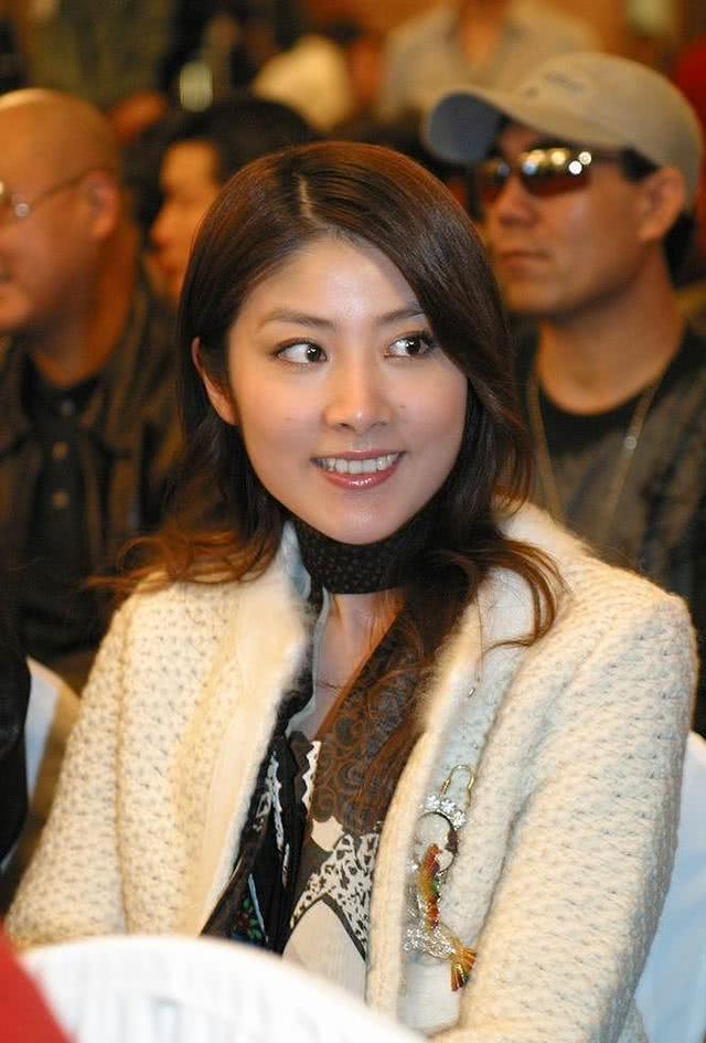 47岁陈慧琳持家有道超市购物全用优惠券,持4亿房产全留两个儿子