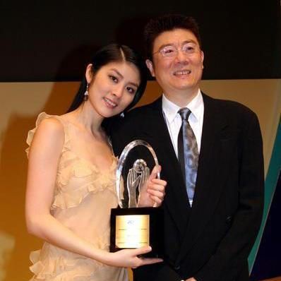 陈慧琳超市购物居然全用优惠券,持4亿房产全留两个儿子