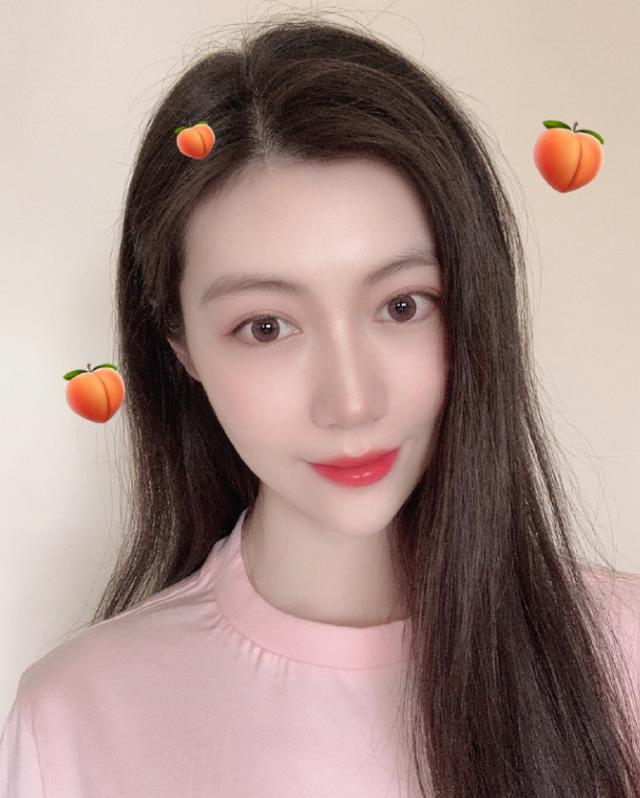 小花现状曝光,甜美女孩化身气质女神,当起了美妆博主|暖春|张洢萌|美