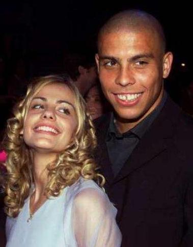 罗纳尔多前妻,被称为"芭比娃娃",离婚后嫁普通足球运动员