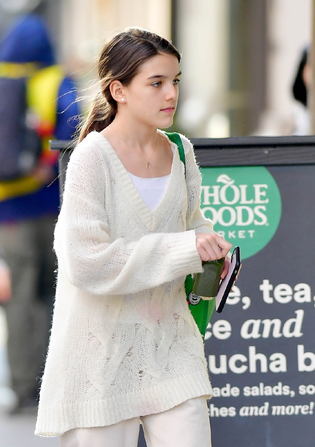 长相酷似阿汤哥,充满邻家女孩气质