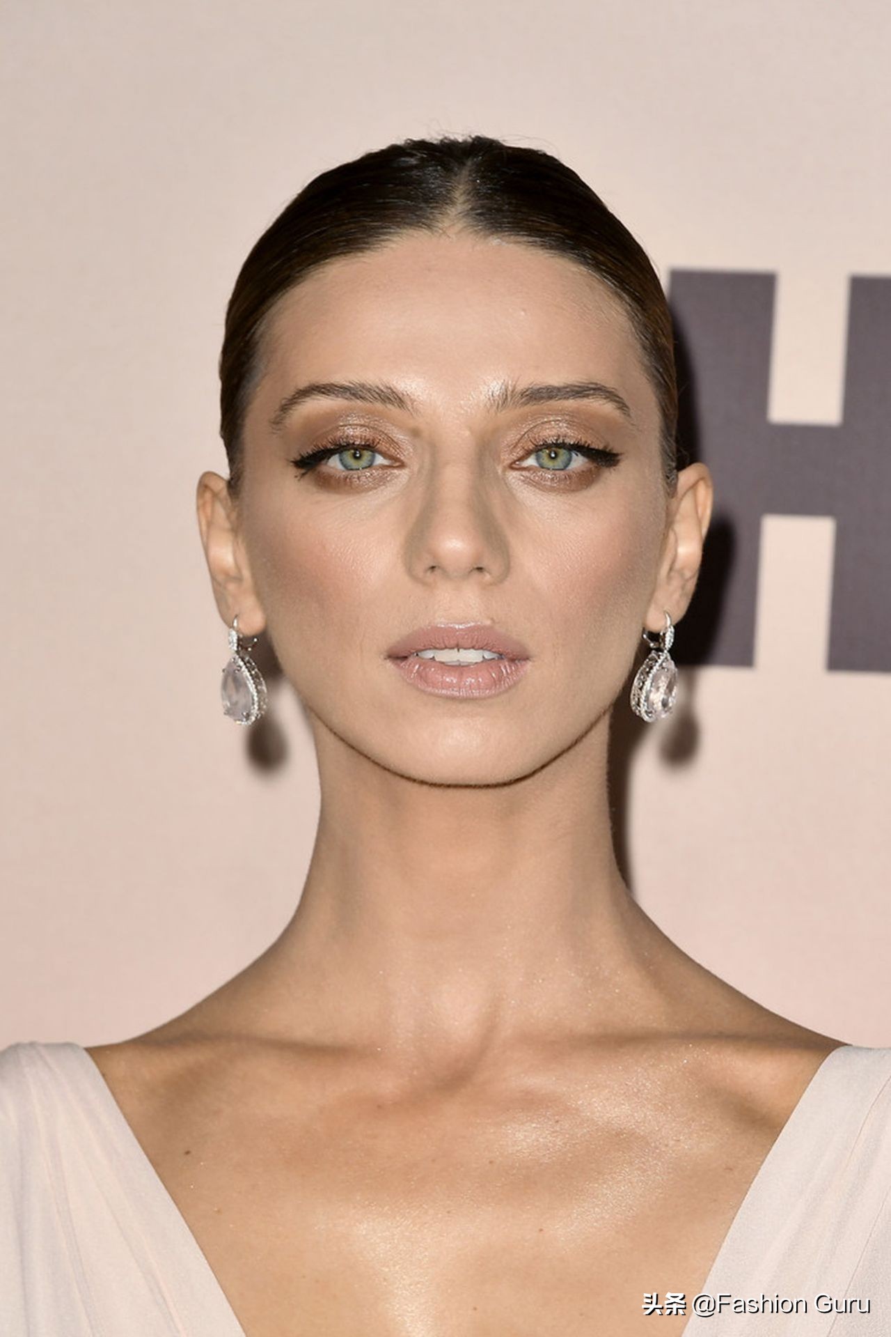 美国女演员angela sarafyan出席《西部世界》第三季首映礼