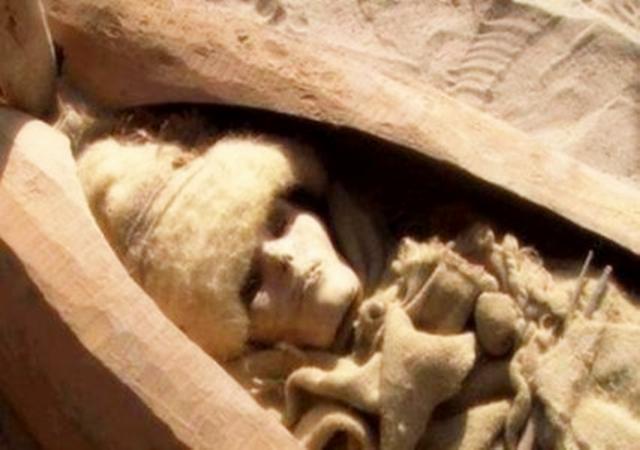 新疆发现千年女尸,4000年了还是那么美,容貌复原后美到心醉!