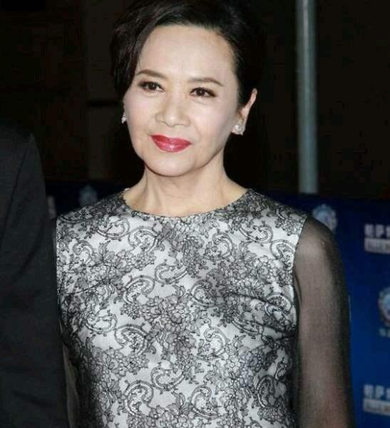 曾帮刘德华还4000万债务,晚年被子女啃老到破产,刘德华:我养她|叶德娴