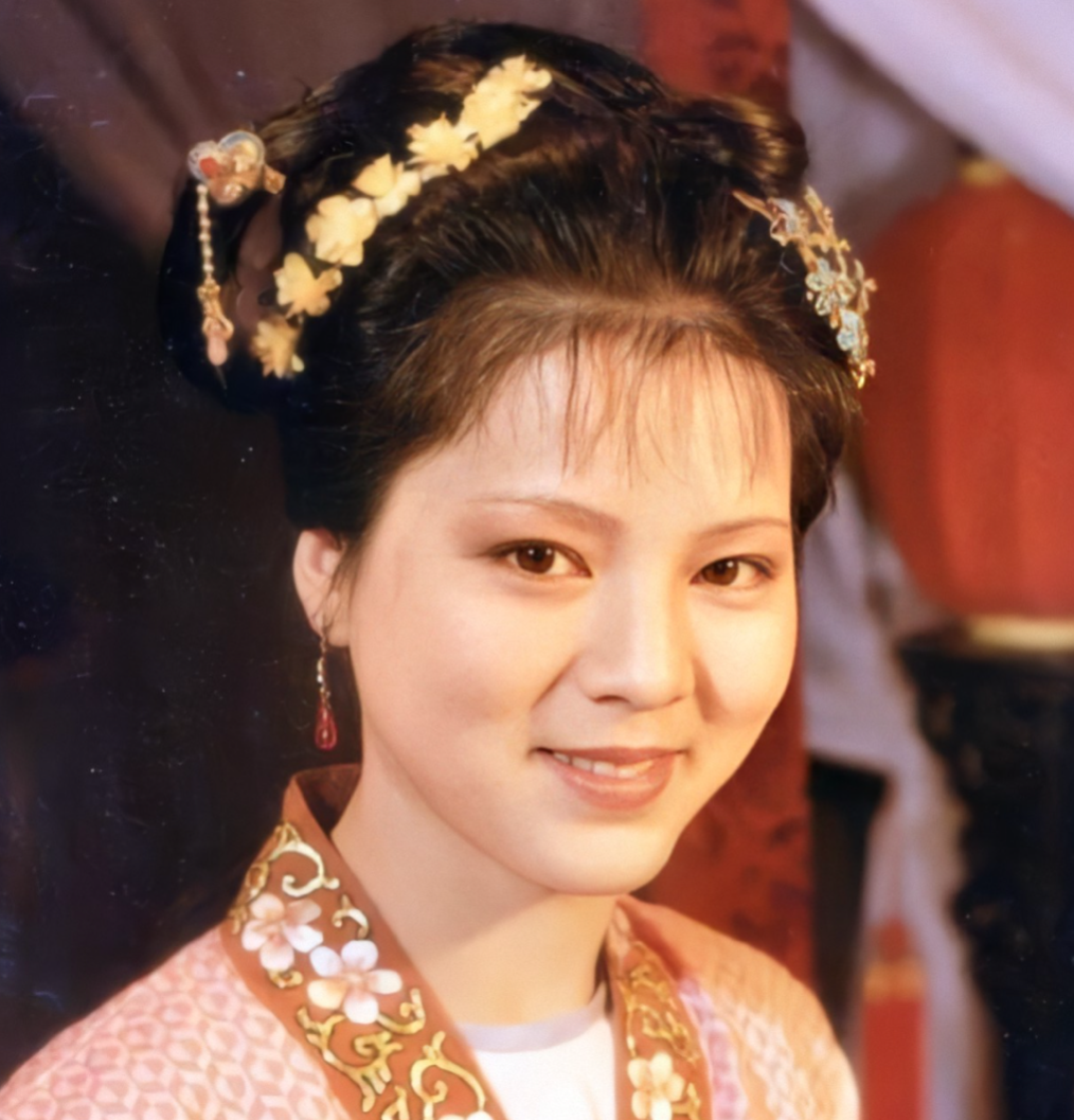 同样被宝玉改名,袭人最有格调,芳官淘气,而这位被侮辱?|宝玉|贾宝玉|