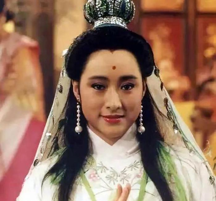 这些演过观音菩萨的演员,左大玢演的经典,还有一位是男演员演的