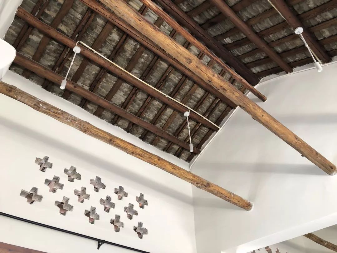 老木梁是最能带来怀旧的味道给客人提供一个自由独立的休闲度假空间